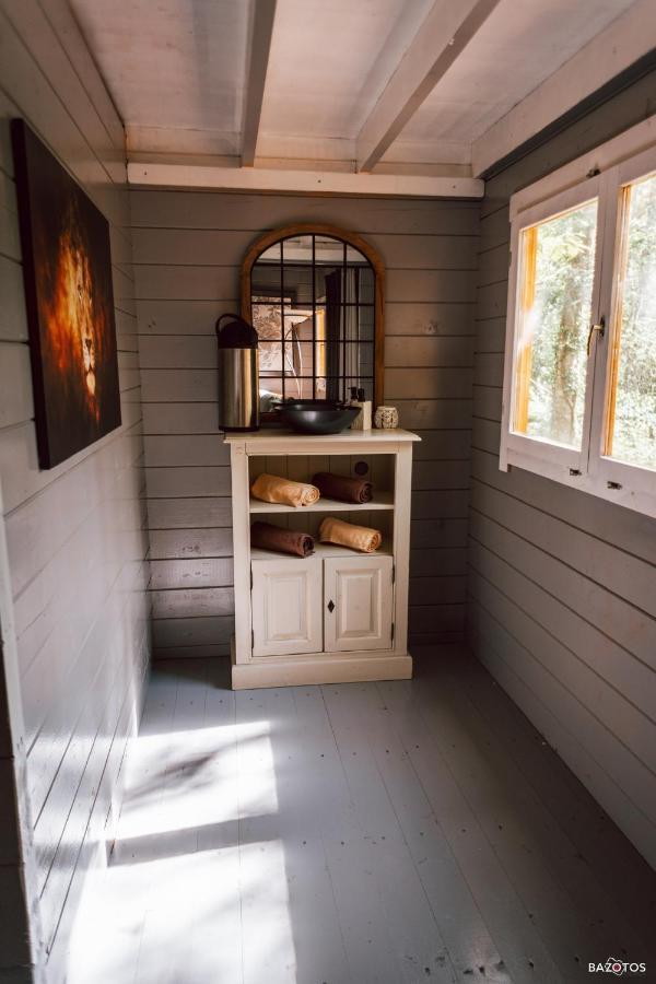 Saint-Évarzec Cabane Insolite Avec Escape Game מראה חיצוני תמונה