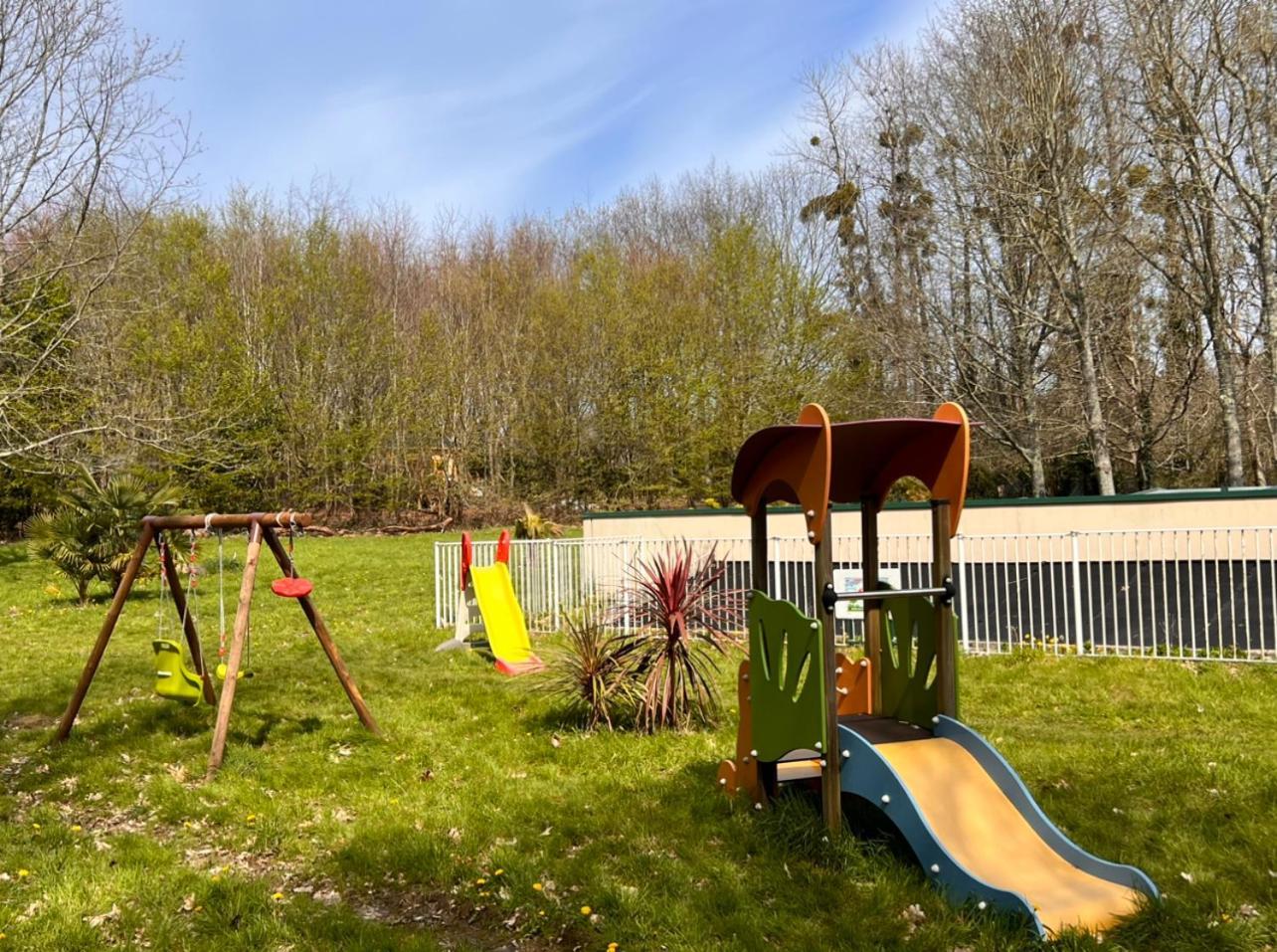 Saint-Évarzec Cabane Insolite Avec Escape Game מראה חיצוני תמונה